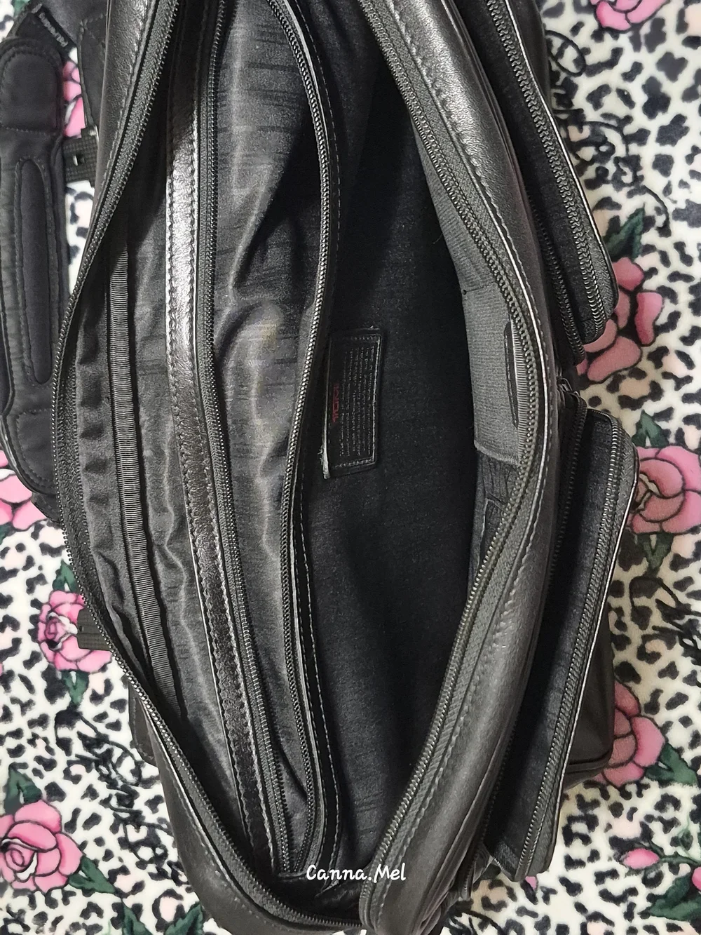 TUMI Black Leather Laptop Briefcase - Professional Messenger Bag